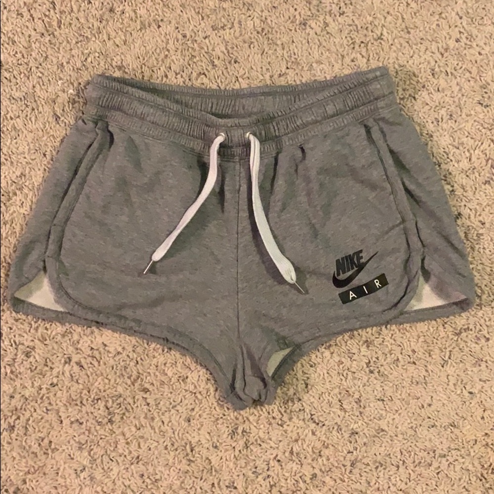 NIKE SHORTS!!